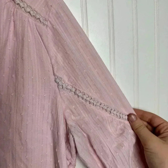 Crown & Ivy Pink Swiss Dot Peasant Blouse 3/4 Sleeve large N23 - Picture 2 of 5